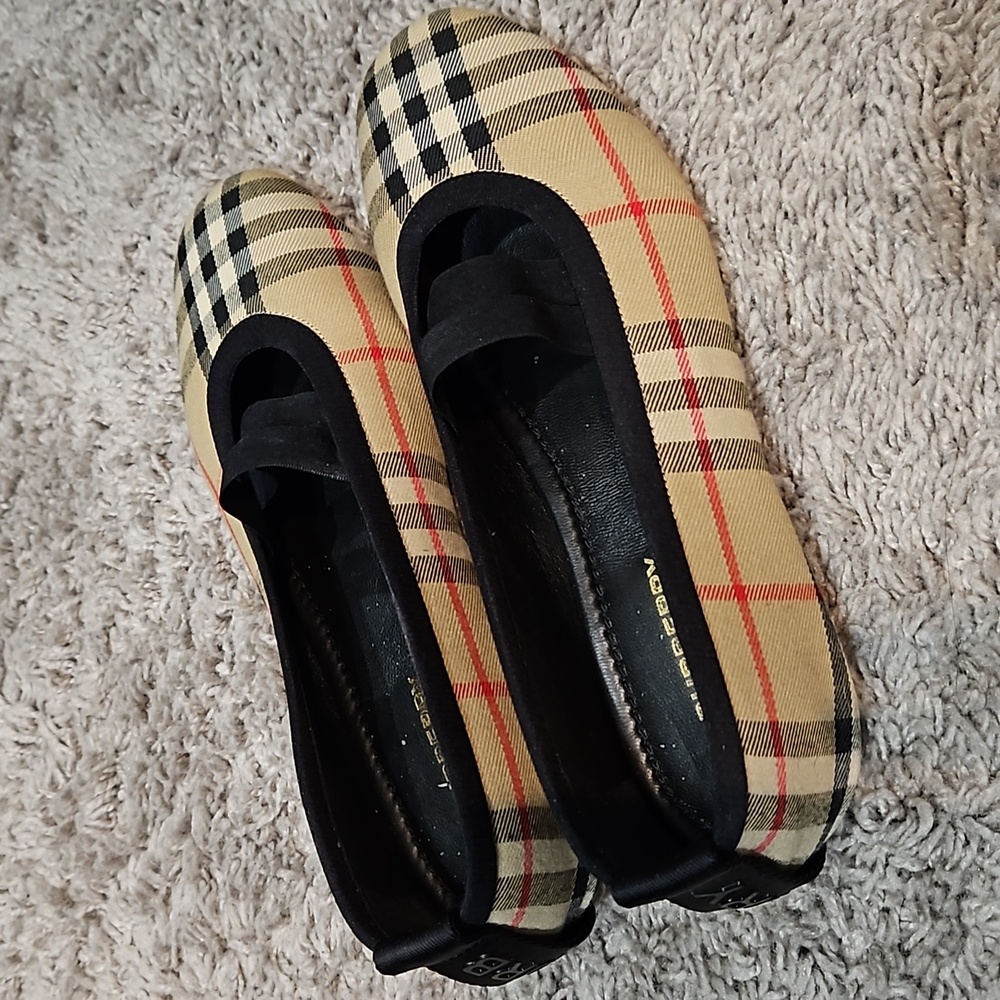 Burberry ballet flats